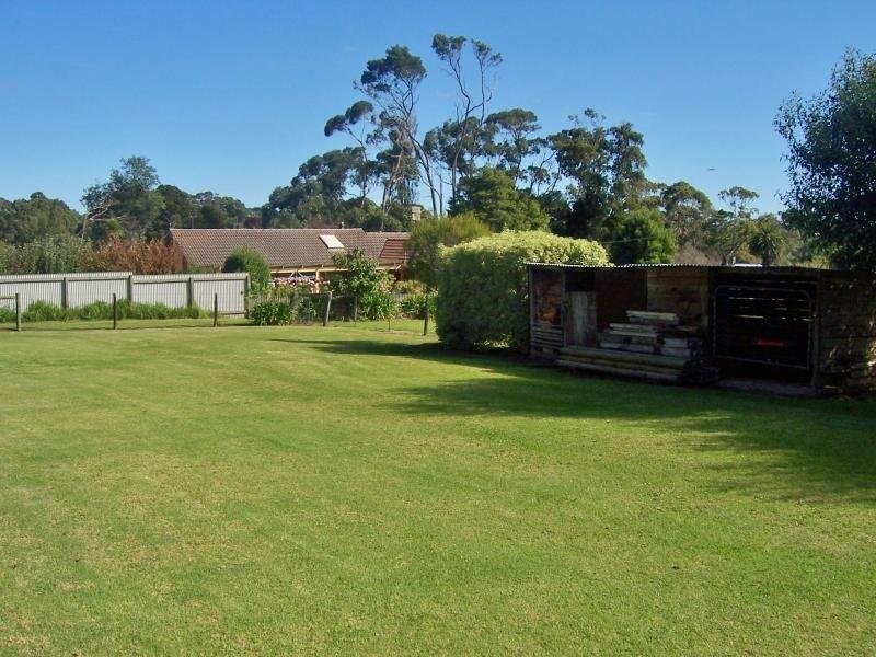 13 Bond Street, Timboon VIC 3268