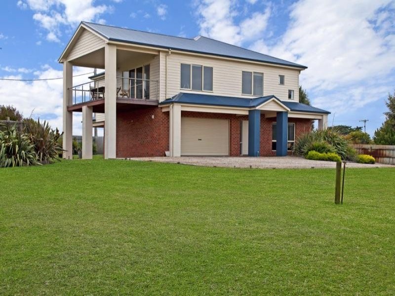 8 Albert Street, Narrawong VIC 3285