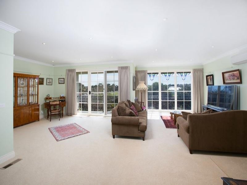 34 Mortlake Road, Warrnambool VIC 3280