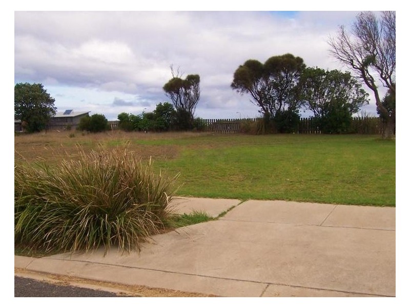 5 Callaway Court, Peterborough VIC 3270