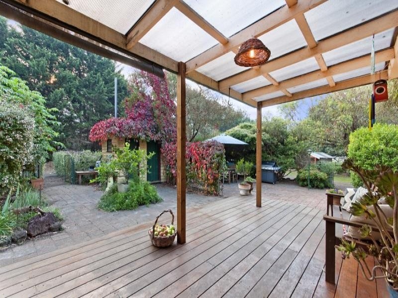 8 Ardonachie School Road, Macarthur VIC 3286