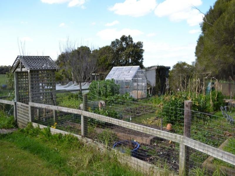 7327 Princes Highway, Tyrendarra VIC 3285