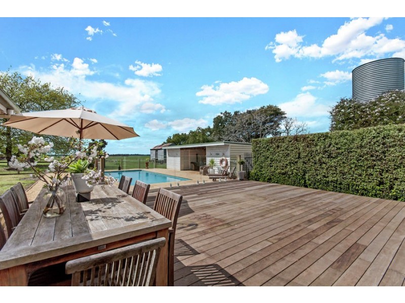 7274 Hamilton Hwy, Tarrington VIC 3301