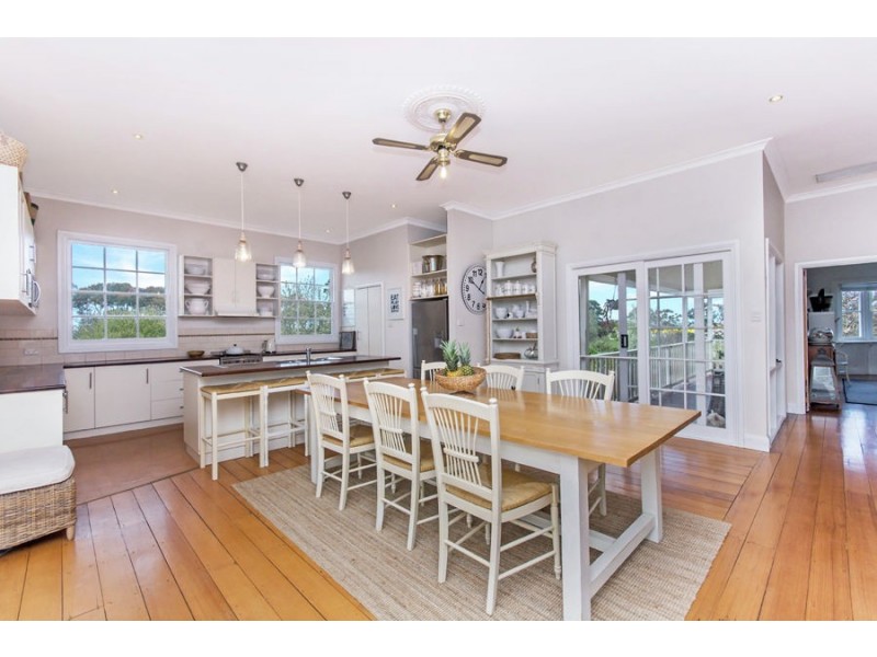 7274 Hamilton Hwy, Tarrington VIC 3301