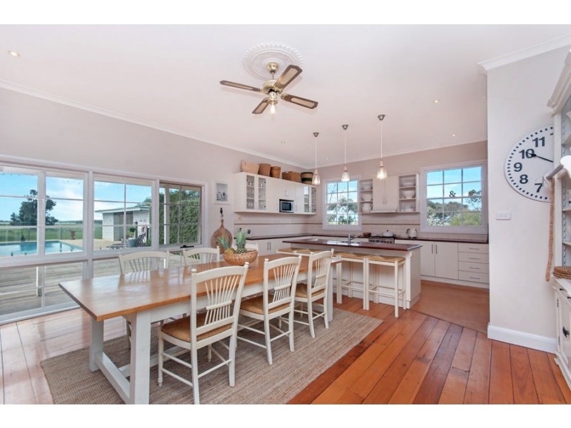 7274 Hamilton Hwy, Tarrington VIC 3301