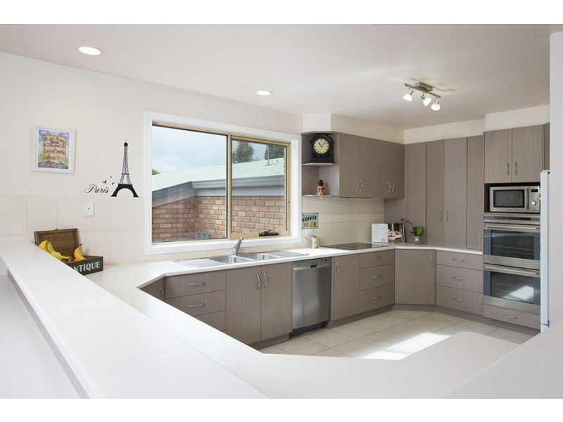 2 Mahogany Place, Warrnambool VIC 3280