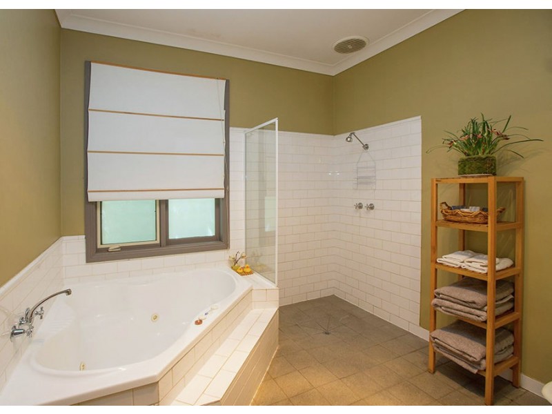 106 Princes Hwy, Port Fairy VIC 3284