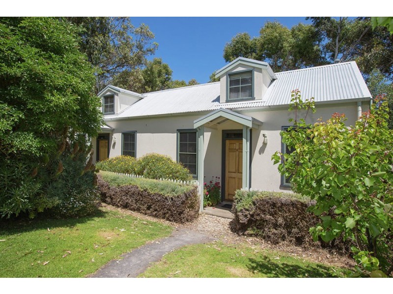 106 Princes Hwy, Port Fairy VIC 3284