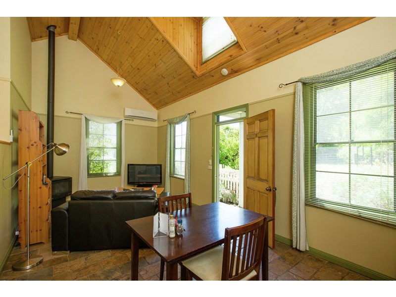 106 Princes Hwy, Port Fairy VIC 3284