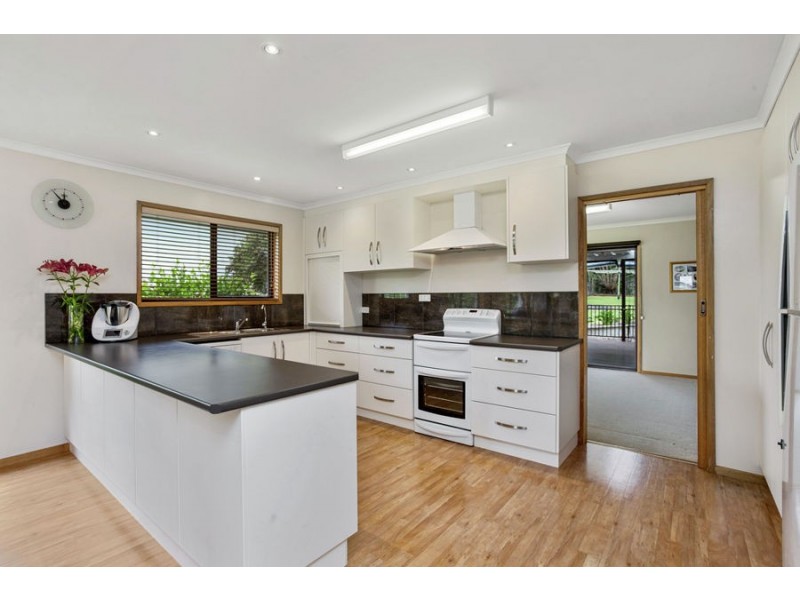 28 Barrett Street, Timboon VIC 3268