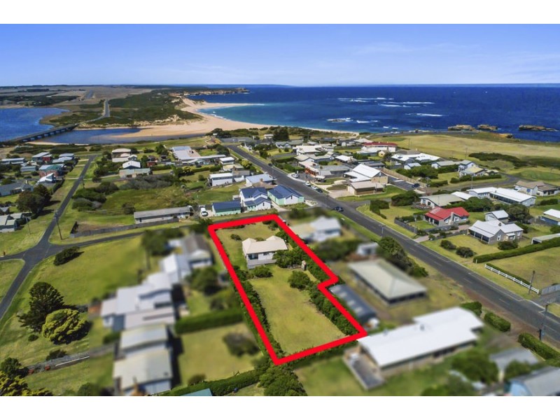 7 Blair Street, Peterborough VIC 3270