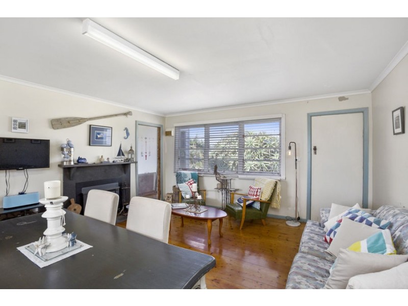 7 Blair Street, Peterborough VIC 3270