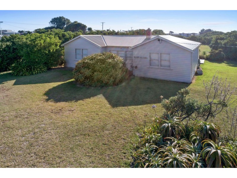 7 Blair Street, Peterborough VIC 3270