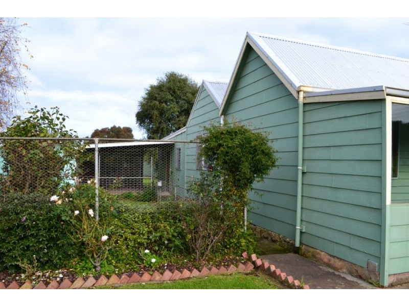 86 McKinnons Bridge road, Noorat VIC 3265