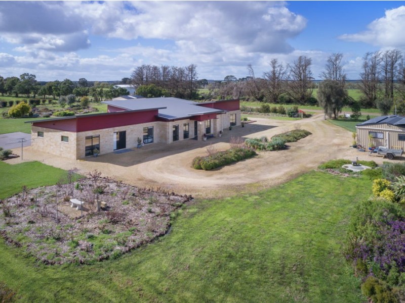 102 Pound Lane, Mortlake VIC 3272