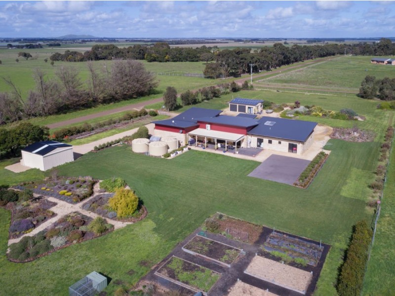 102 Pound Lane, Mortlake VIC 3272