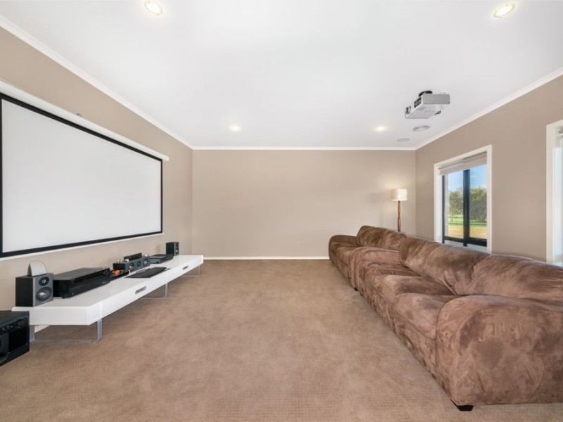 102 Pound Lane, Mortlake VIC 3272