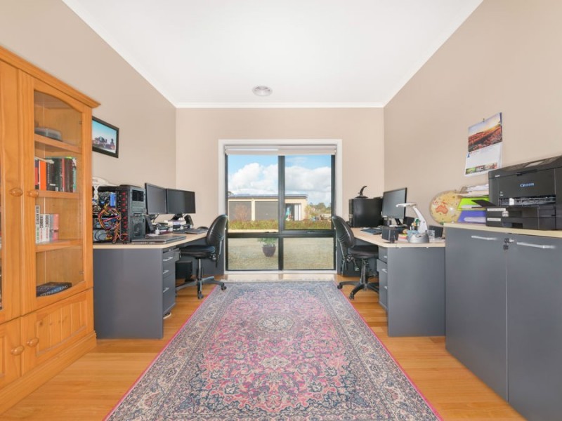 102 Pound Lane, Mortlake VIC 3272