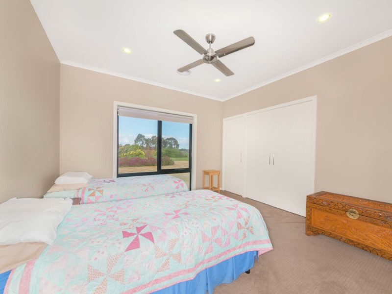 102 Pound Lane, Mortlake VIC 3272
