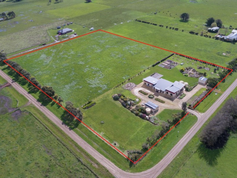 102 Pound Lane, Mortlake VIC 3272