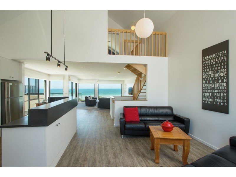 2B Hanley Court – Chequers Townhouse, Port Fairy VIC 3284