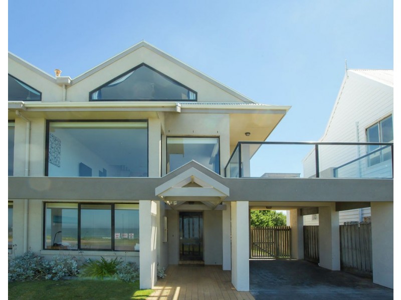 2B Hanley Court – Chequers Townhouse, Port Fairy VIC 3284