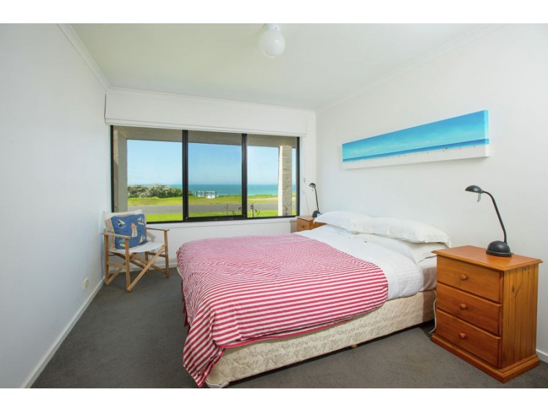 2B Hanley Court – Chequers Townhouse, Port Fairy VIC 3284