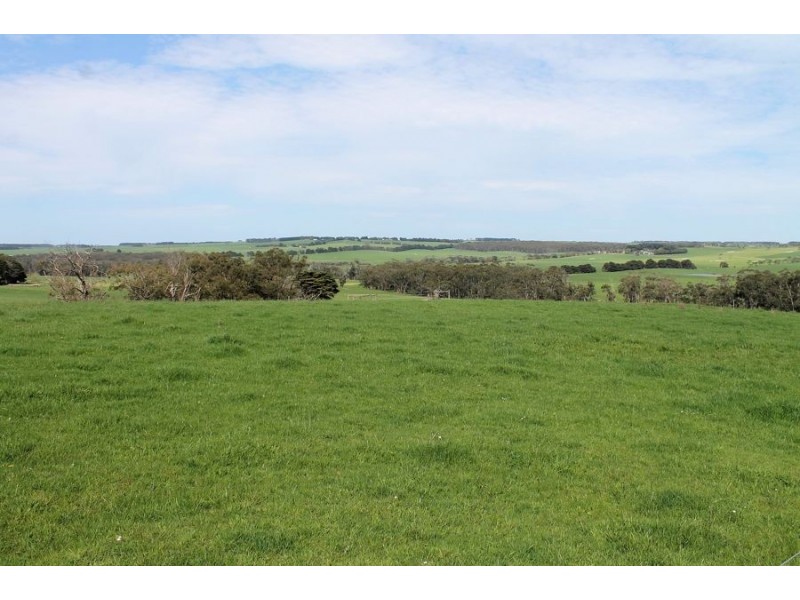 175 Bornong Road, Cooriemungle VIC 3268