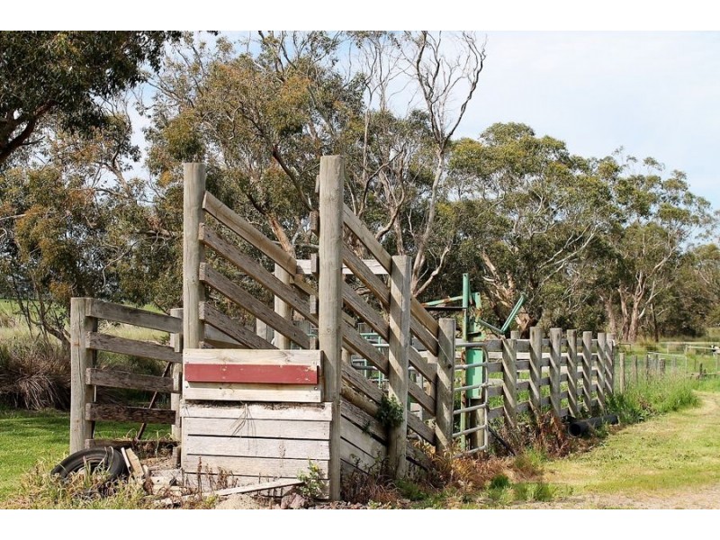 175 Bornong Road, Cooriemungle VIC 3268