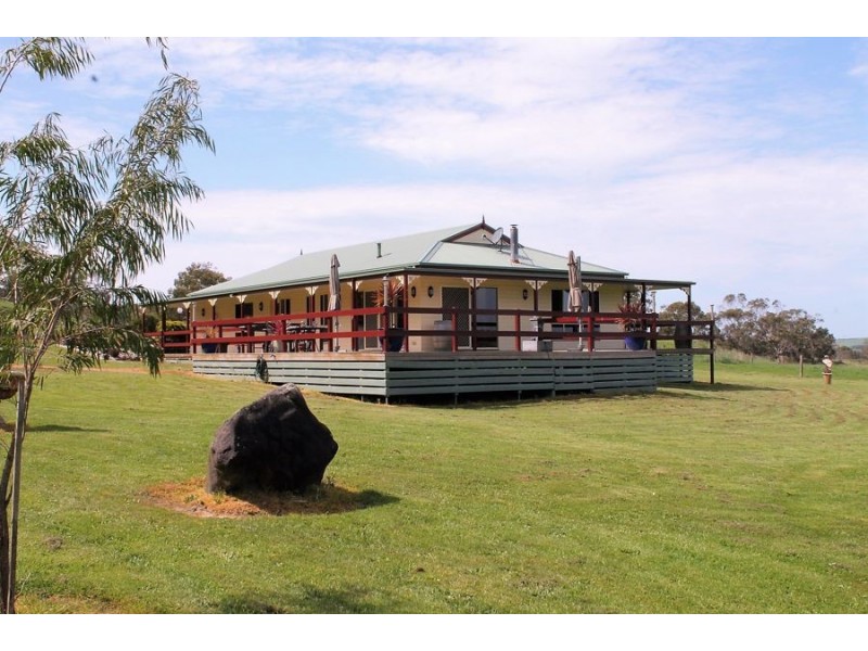 175 Bornong Road, Cooriemungle VIC 3268
