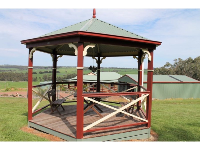 175 Bornong Road, Cooriemungle VIC 3268