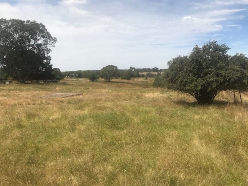 1 Mortlake Ararat Road, Woorndoo VIC 3272