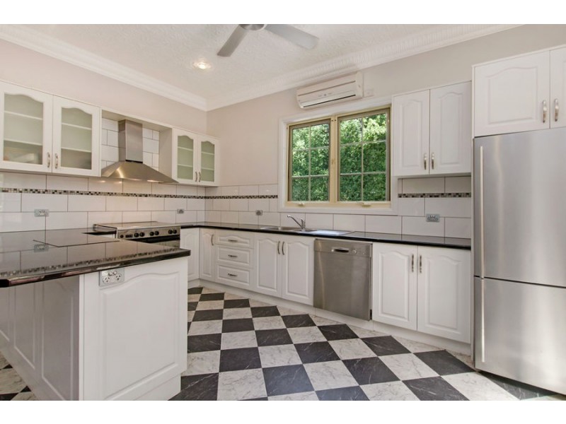 18 Eversley Street, Macarthur VIC 3286