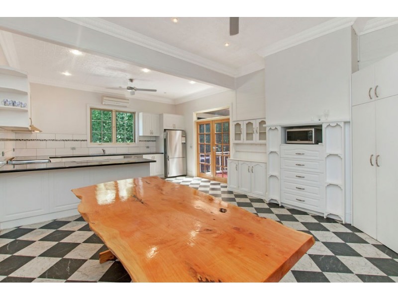 18 Eversley Street, Macarthur VIC 3286