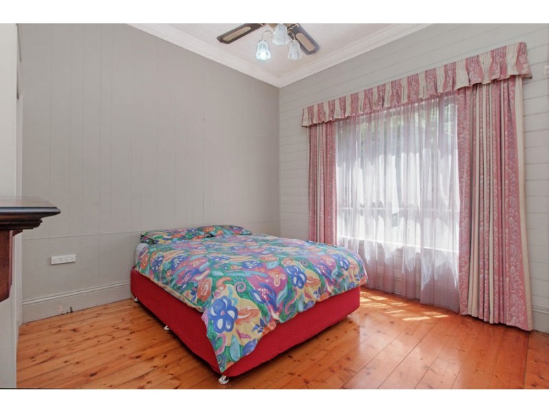 18 Eversley Street, Macarthur VIC 3286