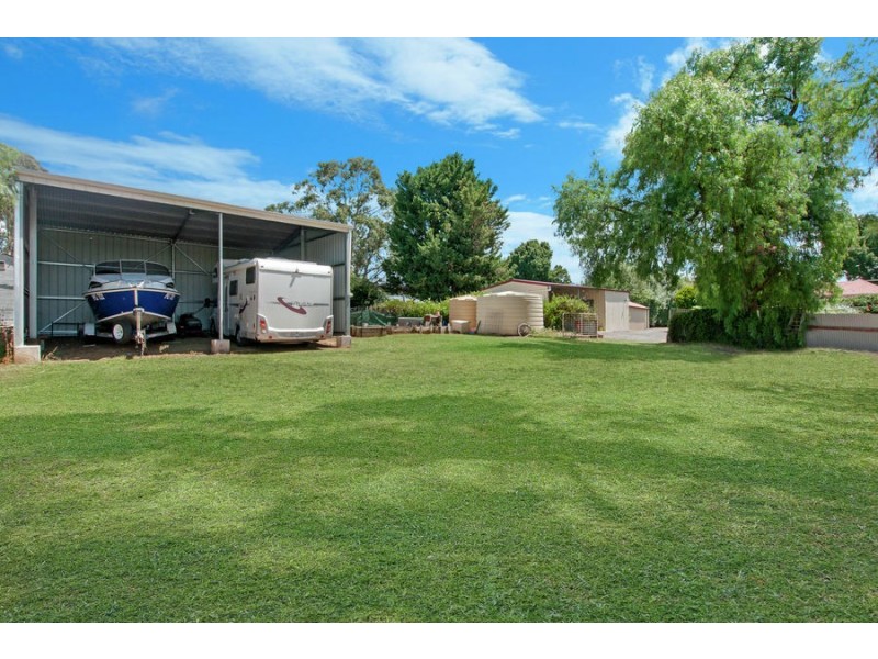 18 Eversley Street, Macarthur VIC 3286