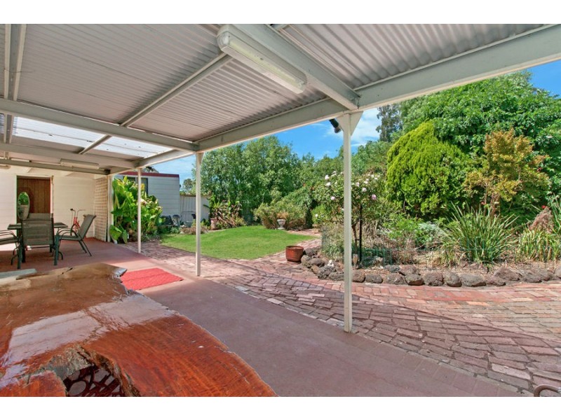 18 Eversley Street, Macarthur VIC 3286