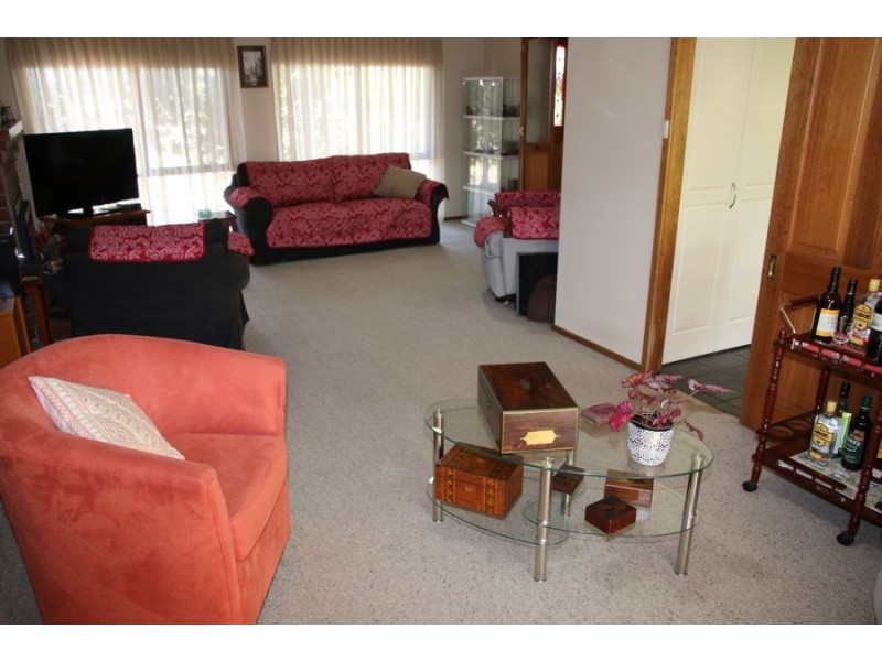 124-128 Cox St, Penshurst VIC 3289