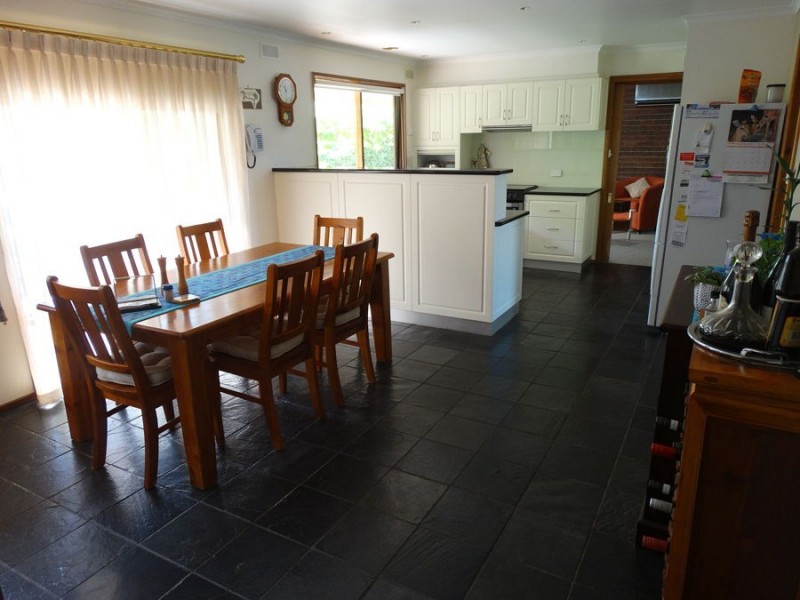 124-128 Cox St, Penshurst VIC 3289