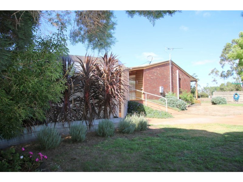 124-128 Cox St, Penshurst VIC 3289