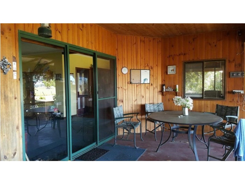 562 Moreys road, Brucknell VIC 3268