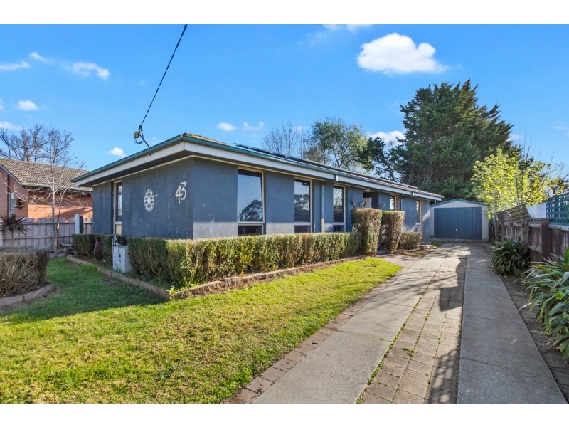 43 Gibsons Road, Sale VIC 3850