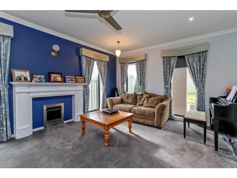 17 Glebe Drive, Sale VIC 3850