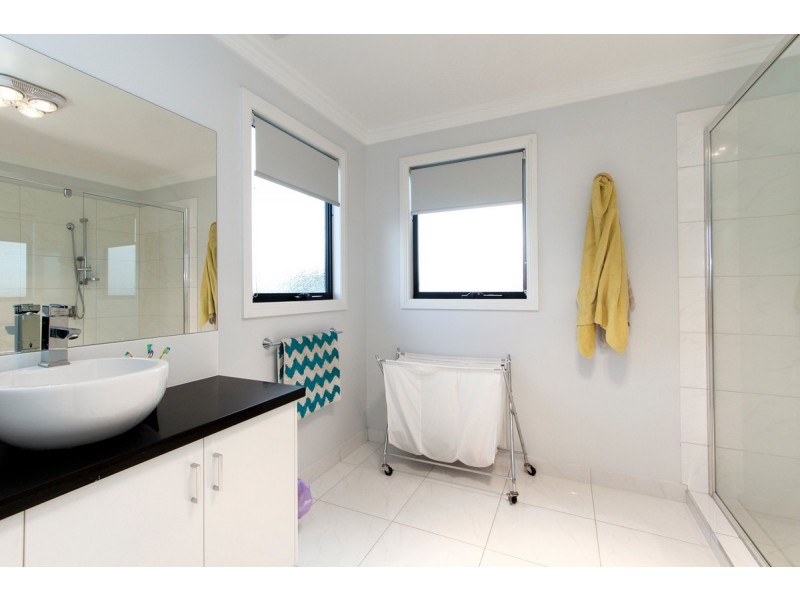 17 Glebe Drive, Sale VIC 3850