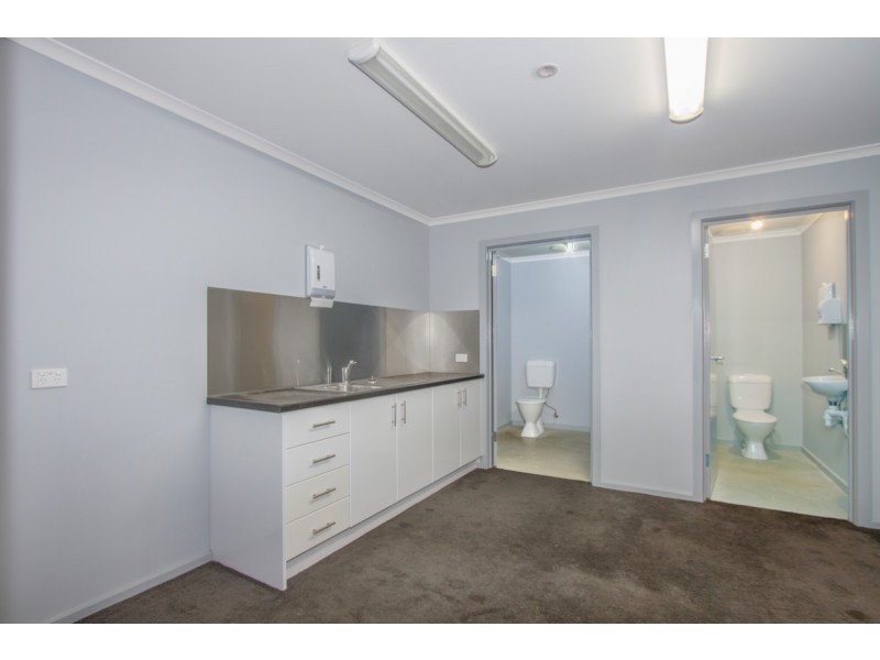 2/10 Wade Court, Sale VIC 3850