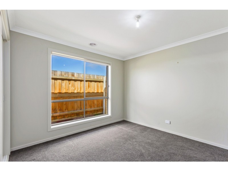 27 Woondella Boulevard, Sale VIC 3850