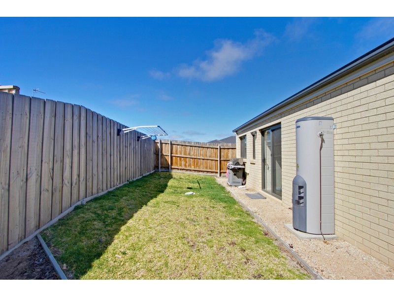 27 Woondella Boulevard, Sale VIC 3850