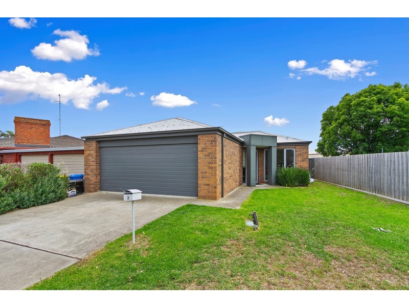 3 Rachel Court, Sale VIC 3850