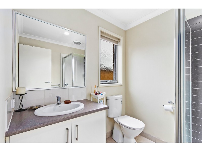 3 Rachel Court, Sale VIC 3850