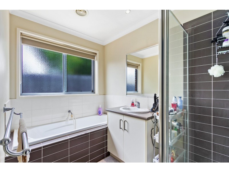 3 Rachel Court, Sale VIC 3850